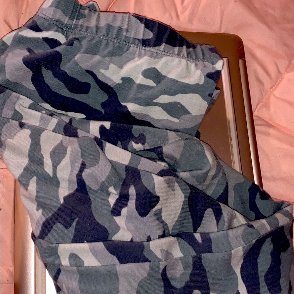 camo leggings